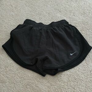 dark grey women’s nike shorts